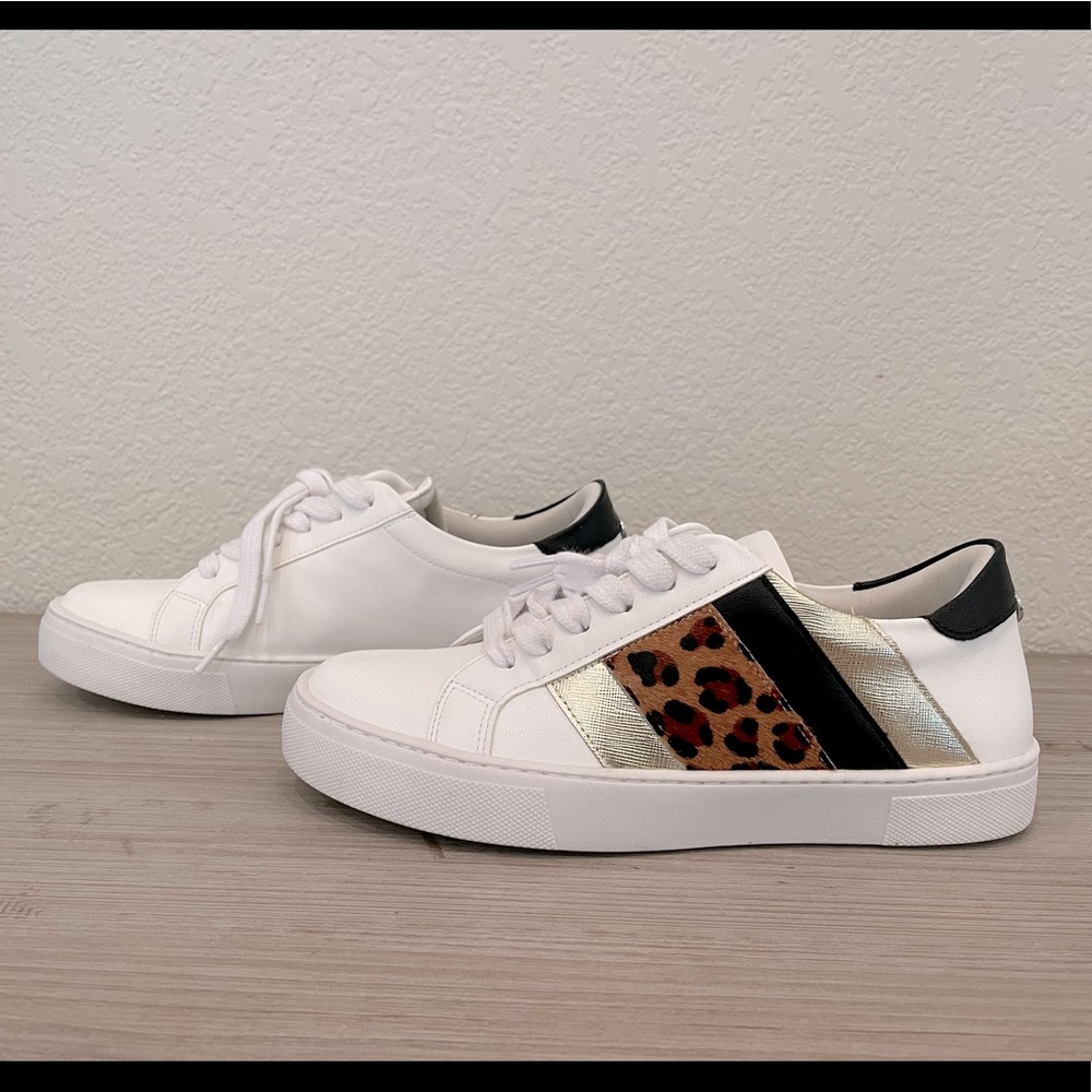 Steve Madden sneaker, size 7